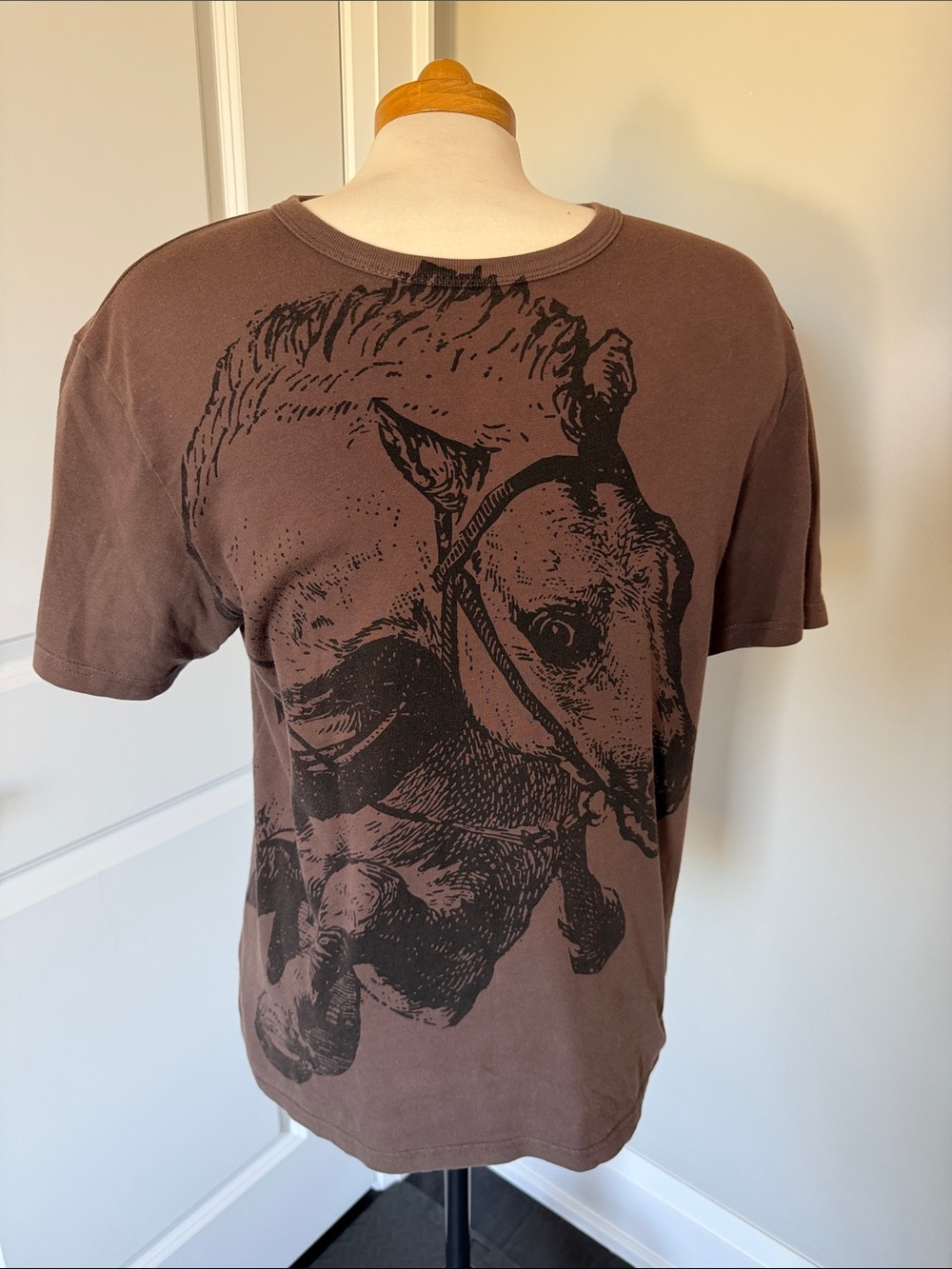 America Men's Graphic Short-Sleeve Tee in Brown with Horse Illustration